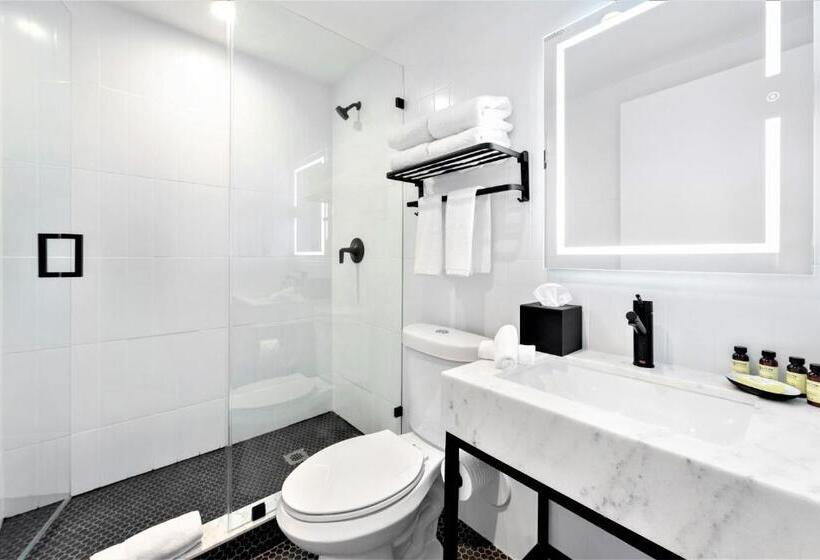 Büyük Çift Kişilik Yataklı Standart Oda, Upsun Hotel & Social Club