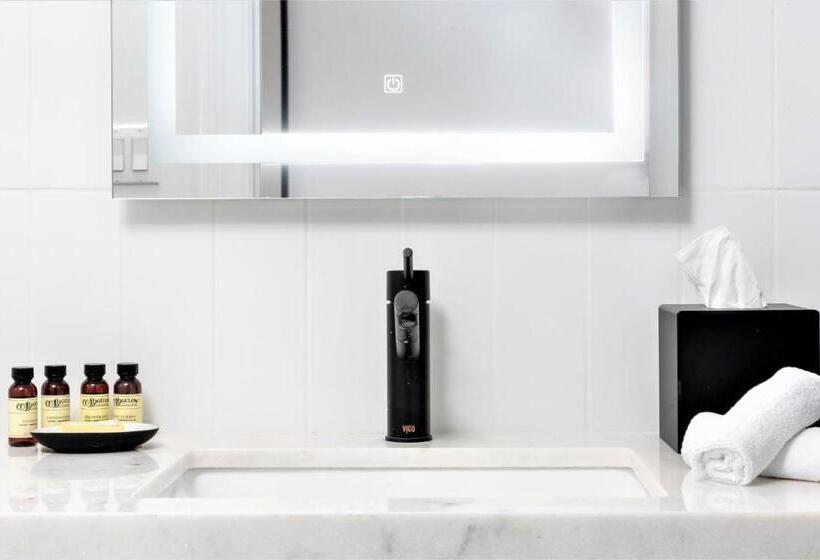 Basic Oda, Upsun Hotel & Social Club