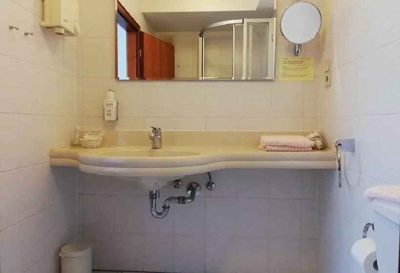 Economy Yhden Hengen Huone, Classic Hotel Kaarst