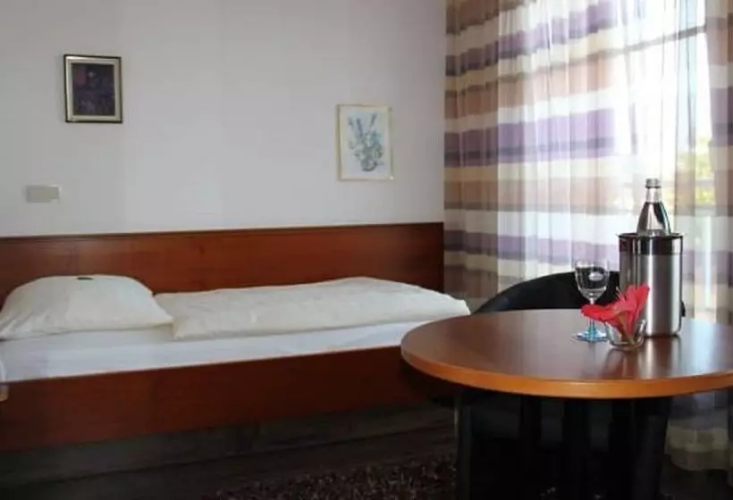 Economy Yhden Hengen Huone, Classic Hotel Kaarst
