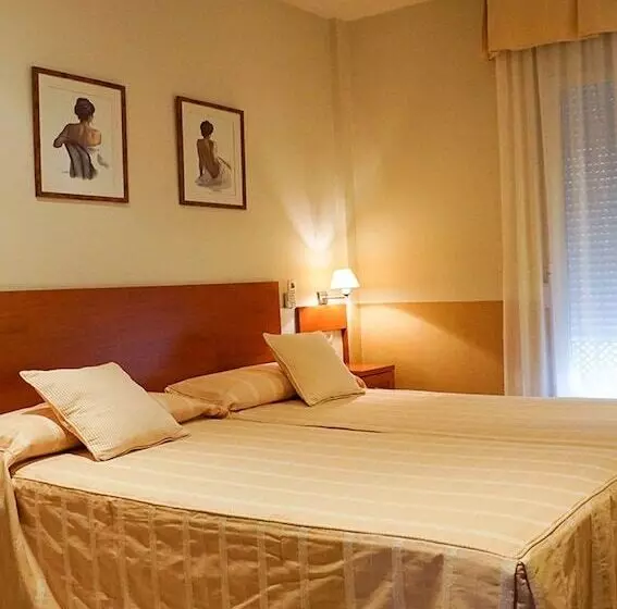 スタンダードルーム, Hostal Forum