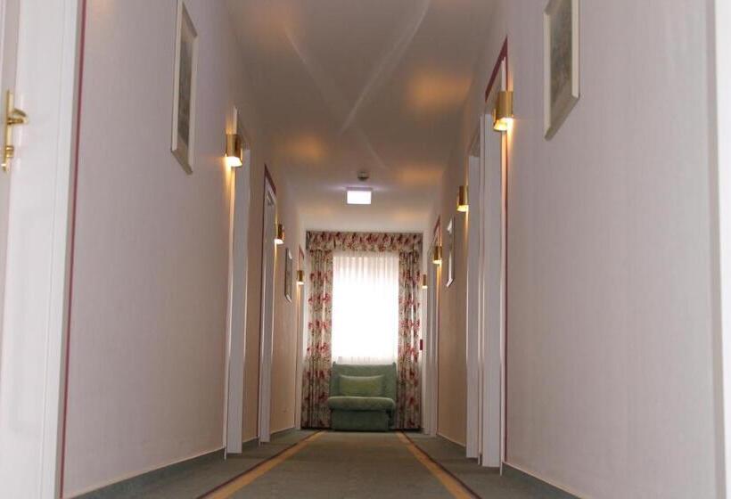 スタンダードシングルルーム, Blumlage