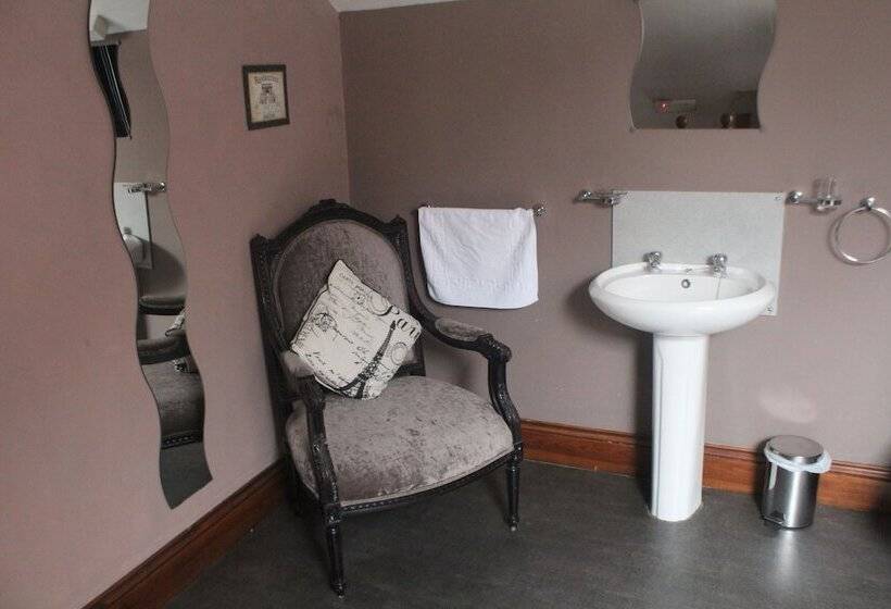 اتاق استاندارد, Forresters Bar & French Restaurant With Rooms