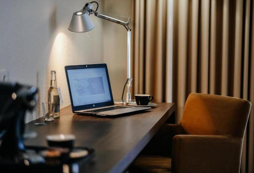 اتاق استاندارد یک نفره, Global Inn