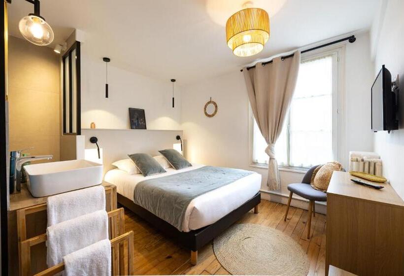 Классический Номер, Hôtel De La Paix