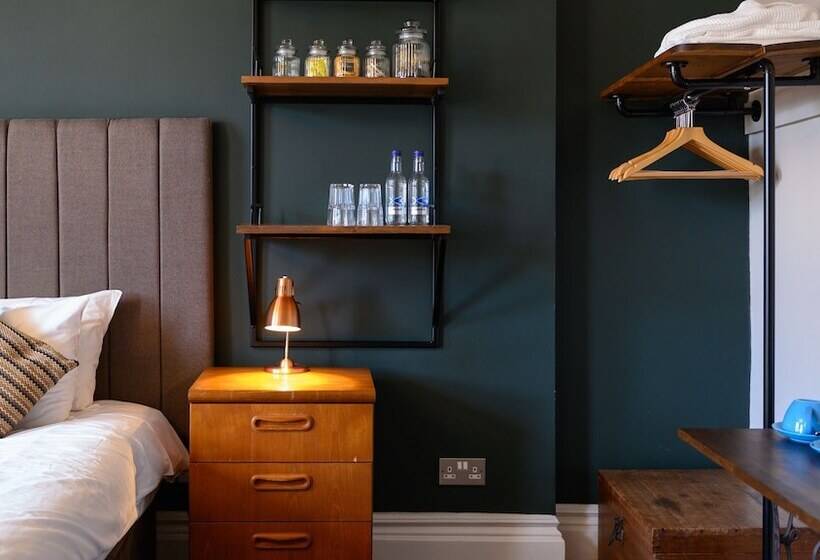 ファミリールーム, Kew Gardens