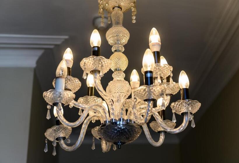 スタンダードルーム, Kew Gardens