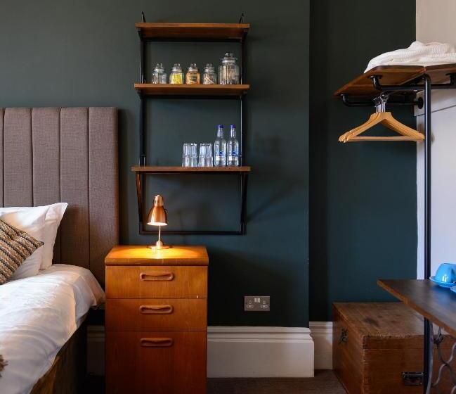 ファミリールーム, Kew Gardens