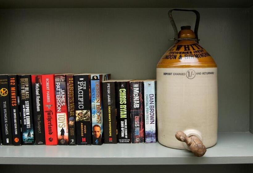 エコノミールーム, Kew Gardens