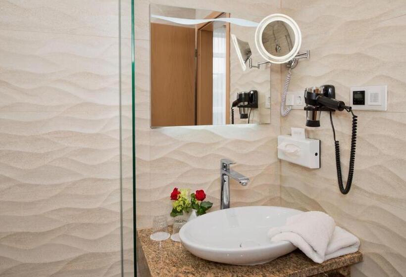 スタンダードルーム, Marschall Duroc