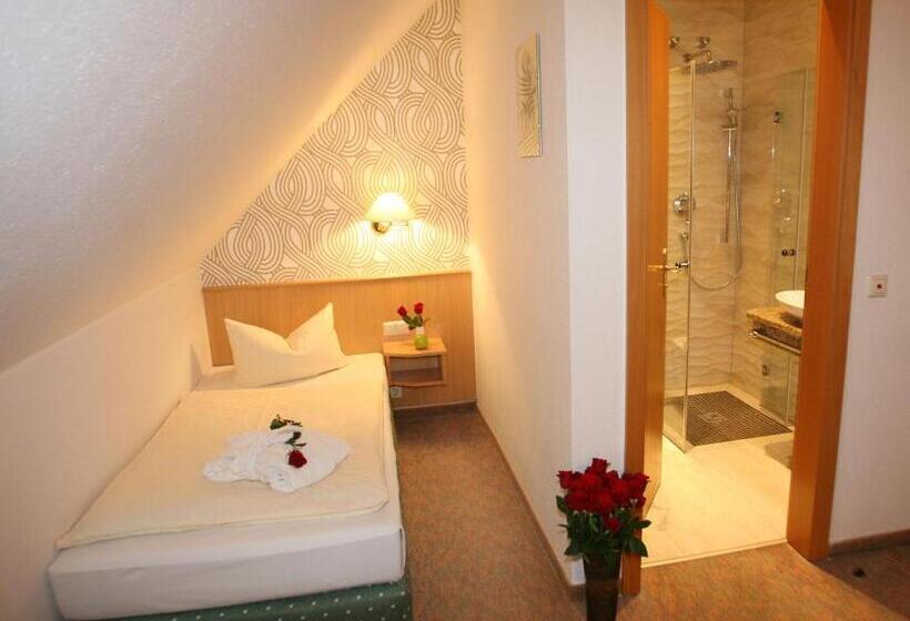 スタンダードシングルルーム, Marschall Duroc