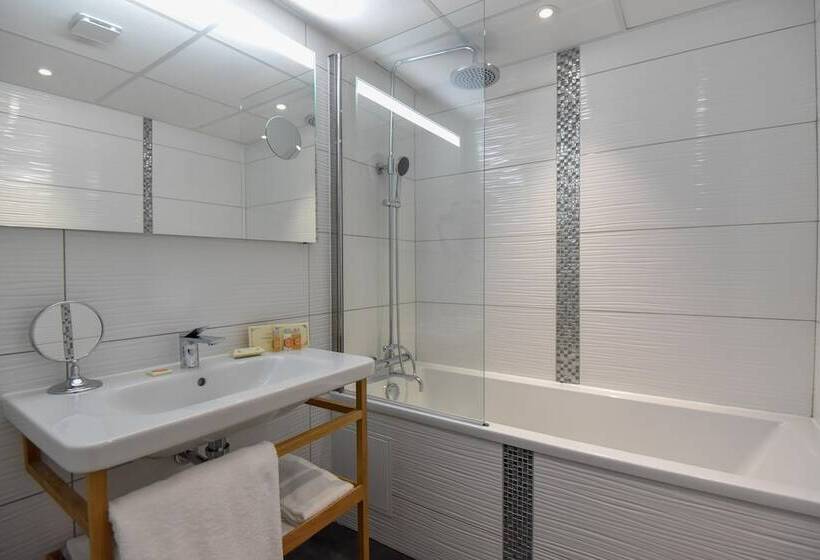 اتاق خانوادگی, Point France