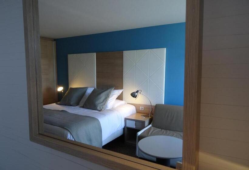 اتاق لوکس با چشمانداز دریا, Point France