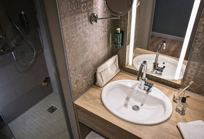 Pokój Ekonomiczny, Robinson Fleesensee