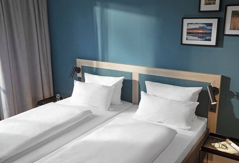 Pokój Ekonomiczny, Robinson Fleesensee