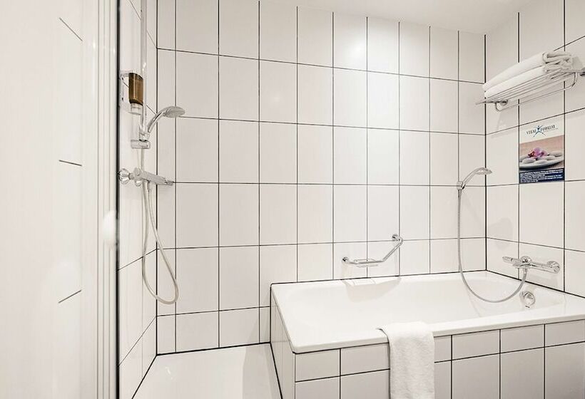 발코니가 있는 스위트, Schlosshotel Hellenstein