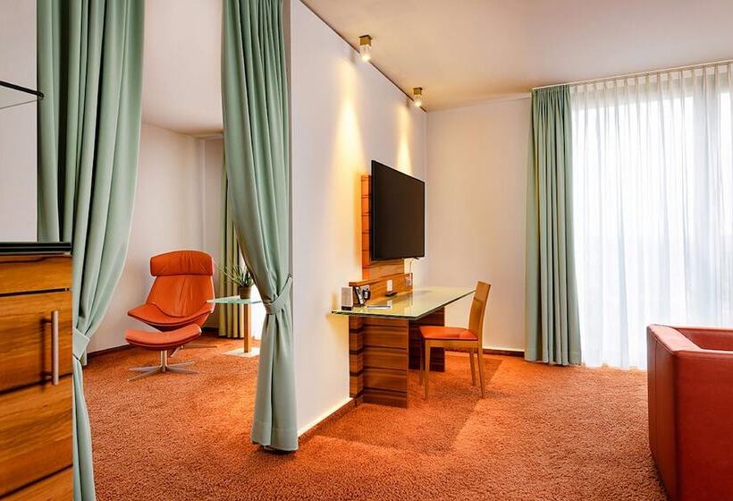 발코니가 있는 스위트, Schlosshotel Hellenstein