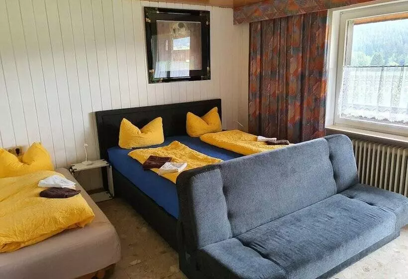 スタンダードトリプルルーム, B+b Hotel Sonnenmatte Near Badeparadies