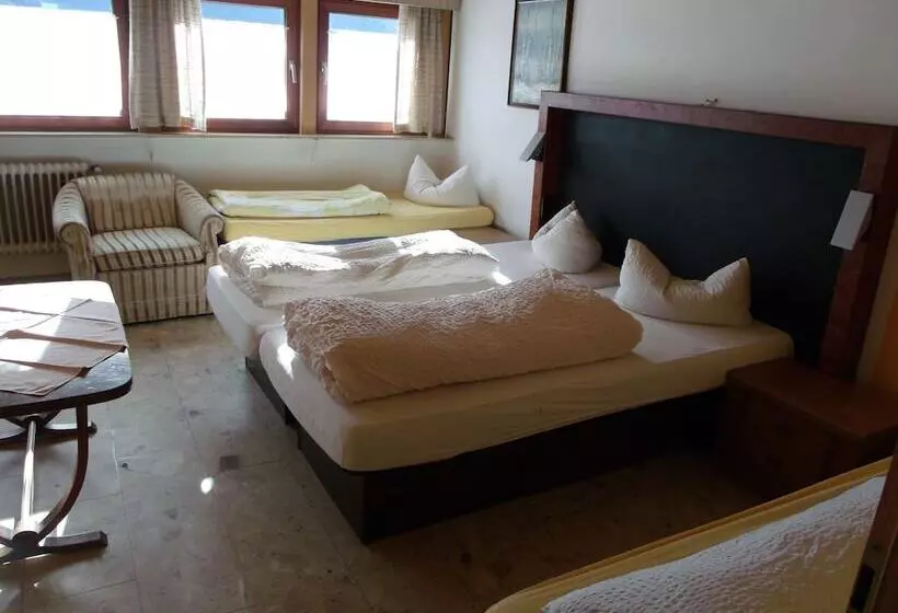 スタンダードトリプルルーム, B+b Hotel Sonnenmatte Near Badeparadies