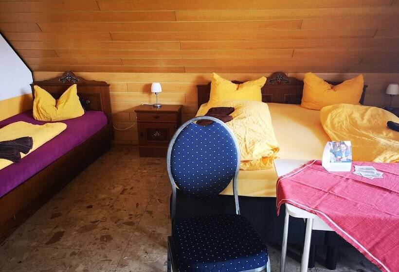 Quarto Triplo Standart, B+b Hotel Sonnenmatte Near Badeparadies