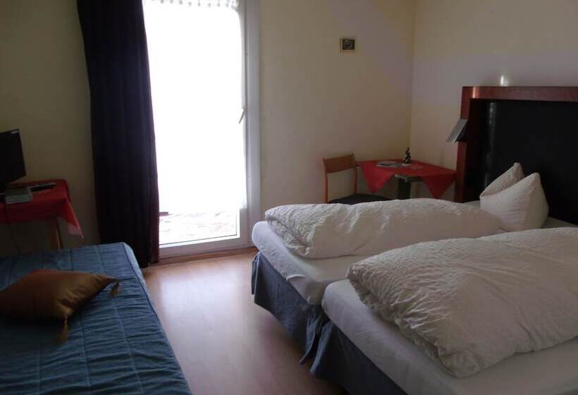 Quarto Triplo Standart, B+b Hotel Sonnenmatte Near Badeparadies