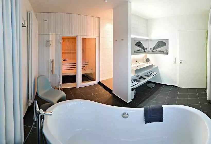 Sviitti, V8 Hotel Classic Motorworld Region Stuttgart