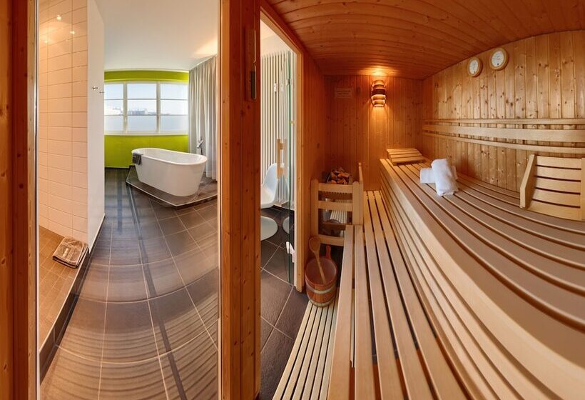 스위트, V8 Hotel Classic Motorworld Region Stuttgart