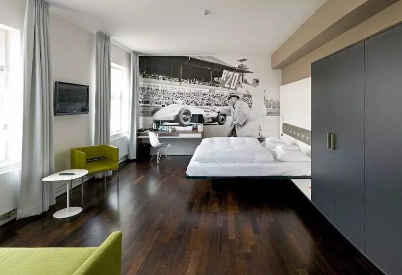 Standard Kolmen Hengen Huone, V8 Hotel Classic Motorworld Region Stuttgart