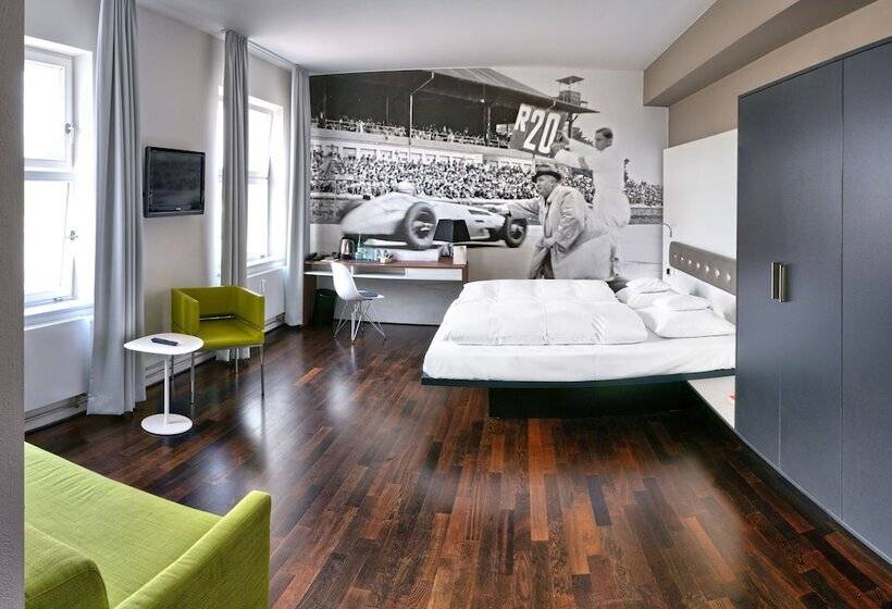 스탠다드 트리플 룸, V8 Hotel Classic Motorworld Region Stuttgart