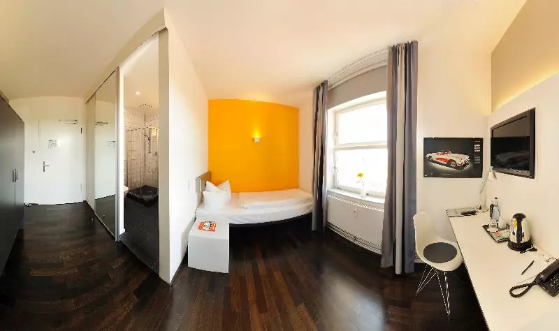 Standard Yhden Hengen Huone, V8 Hotel Classic Motorworld Region Stuttgart