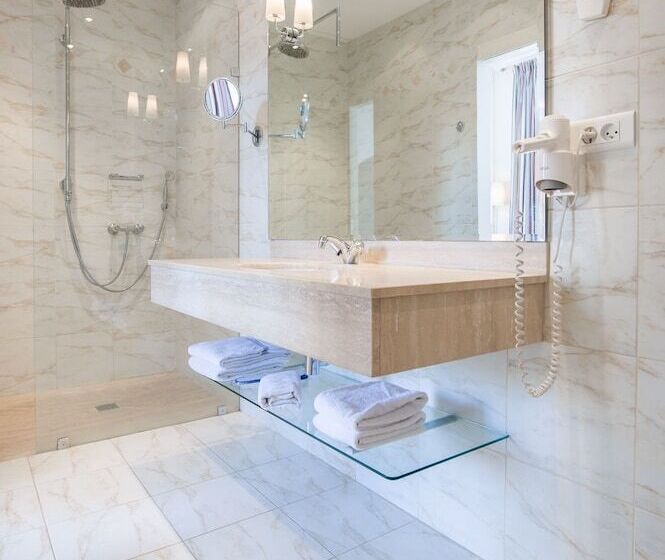 Номер Комфорт, Villa Léopoldine