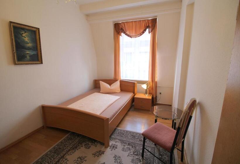 Номер Стандарт Индивидуальный, Zu Den Linden