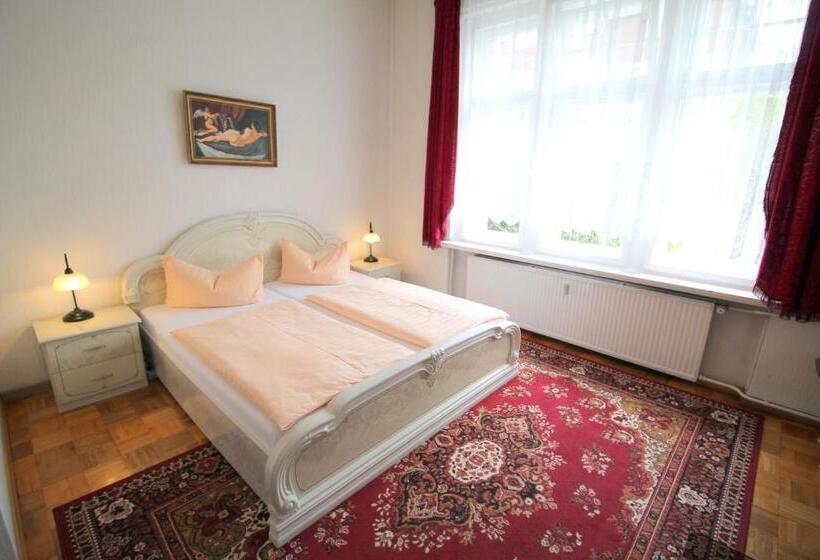 Номер Стандарт, Zu Den Linden