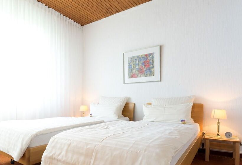 اتاق استاندارد, Zum Kuhhirten