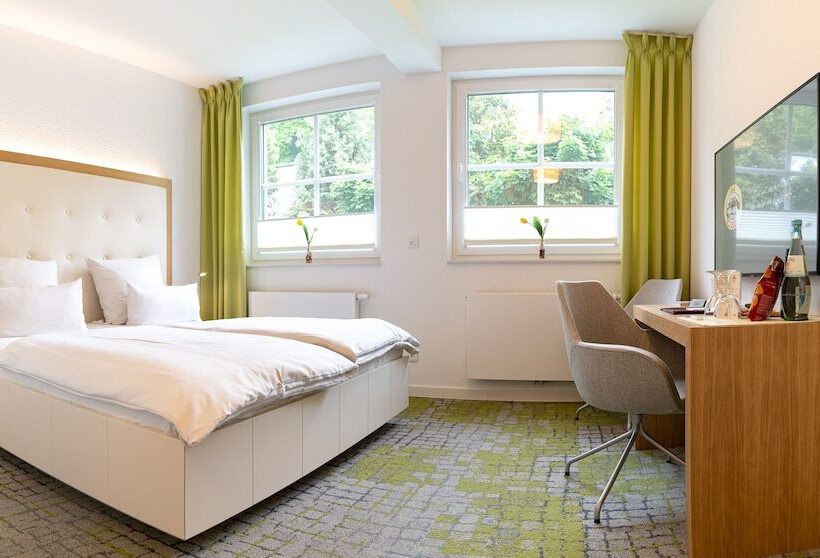 اتاق استاندارد, Zum Kuhhirten