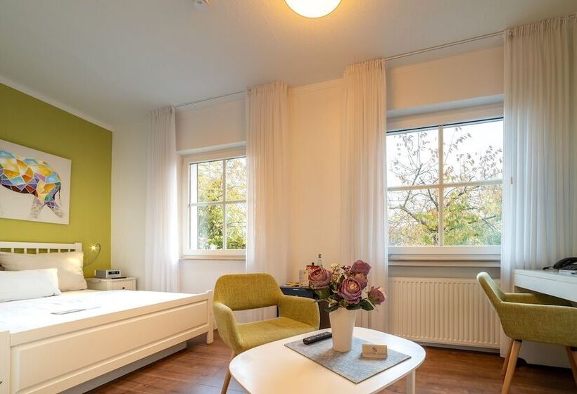 اتاق استاندارد یک نفره, Zum Kuhhirten