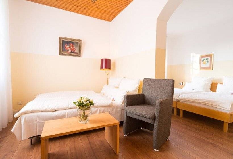 اتاق خانوادگی, Zum Kuhhirten