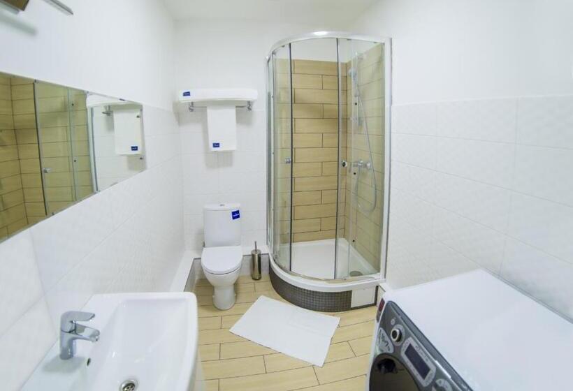 استودیوی استاندارد, Apart Hotel Kvartira 1