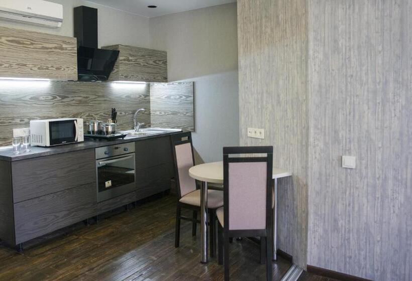 استودیوی استاندارد, Apart Hotel Kvartira 1