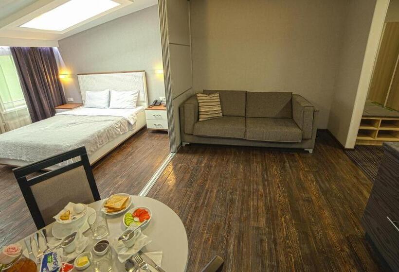 استودیو کامفورت, Apart Hotel Kvartira 1