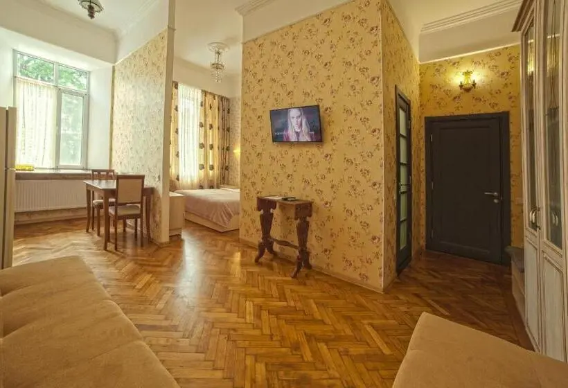 سوییت, Apart Hotel Kvartira 1