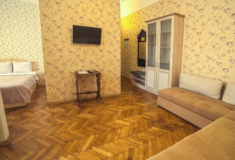 سوییت, Apart Hotel Kvartira 1