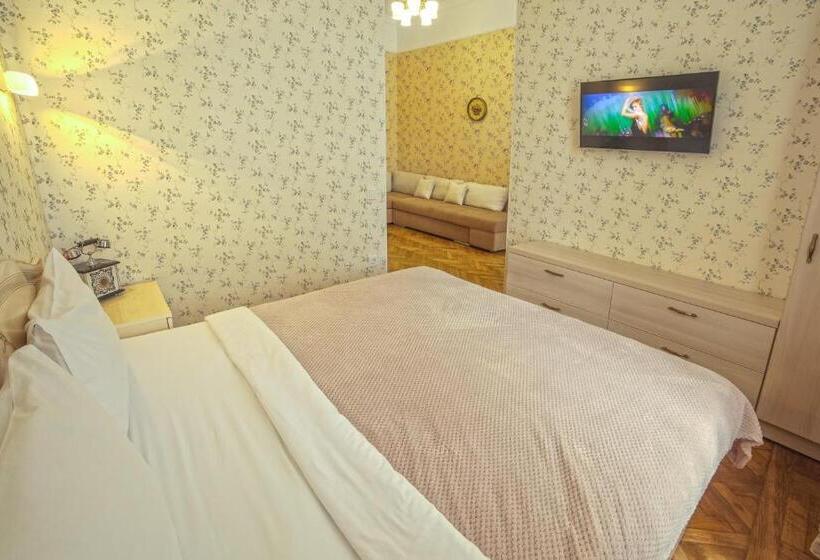 سوییت, Apart Hotel Kvartira 1