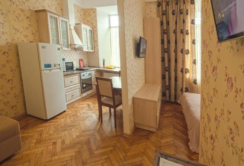 سوییت, Apart Hotel Kvartira 1