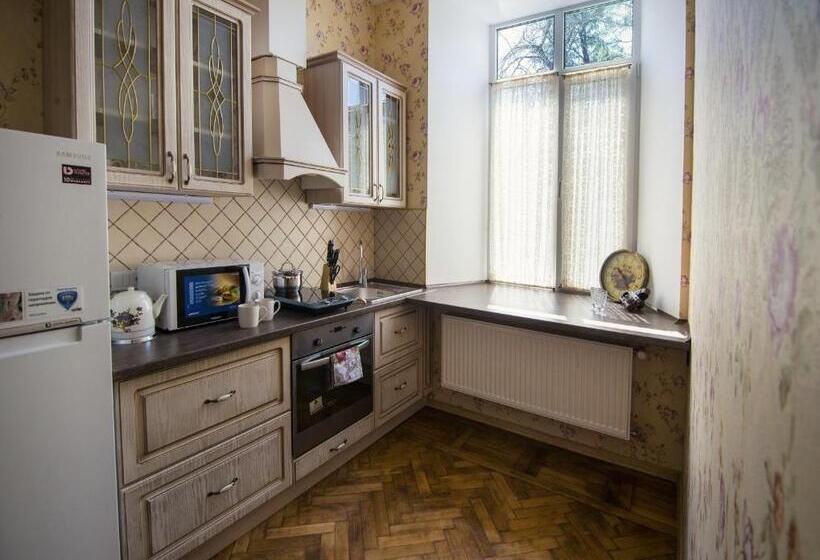 سوییت, Apart Hotel Kvartira 1