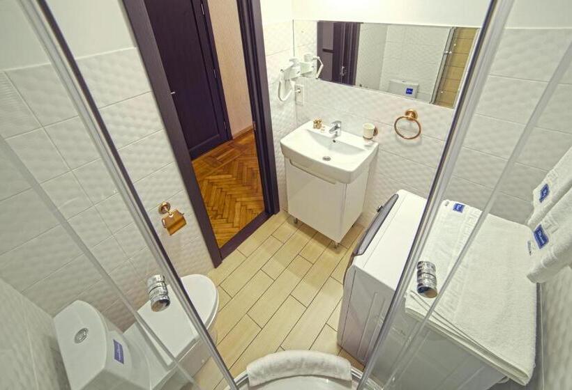 سوییت جونیور, Apart Hotel Kvartira 1