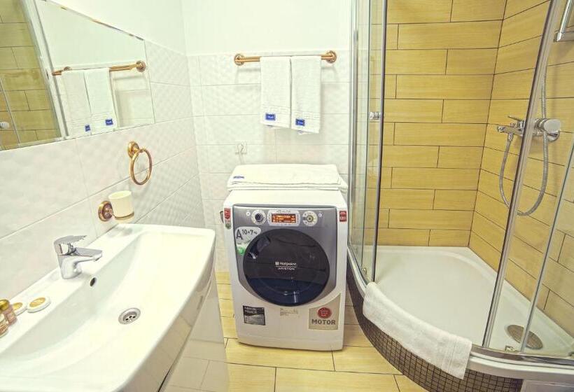 سوییت جونیور, Apart Hotel Kvartira 1