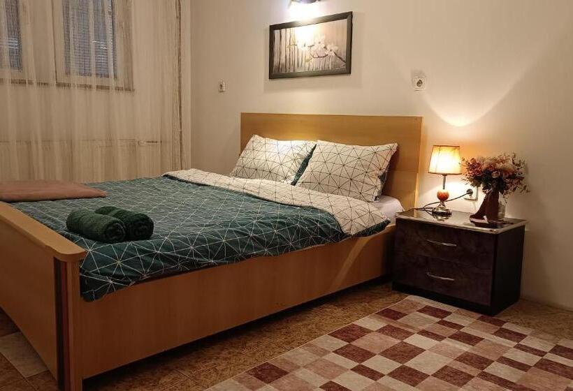 آپارتمان 1 خوابه با بالکن, City Park Apartments