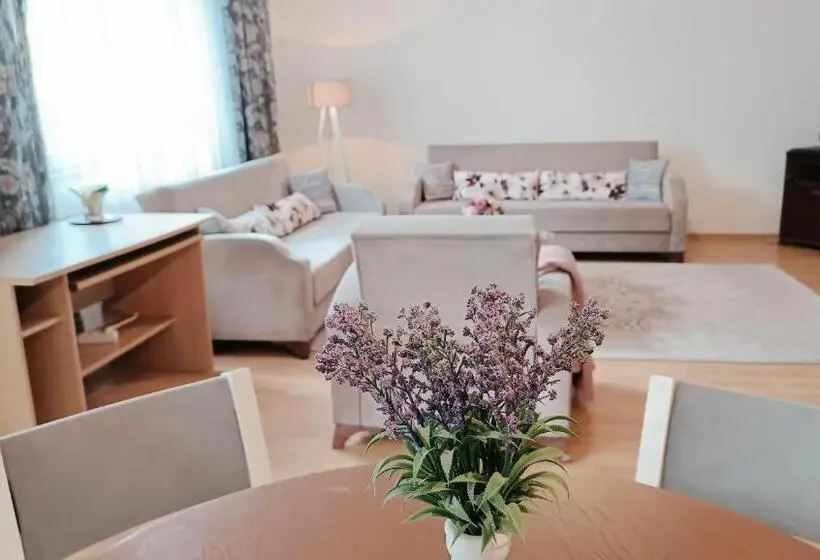 آپارتمان 1 خوابه با بالکن, City Park Apartments