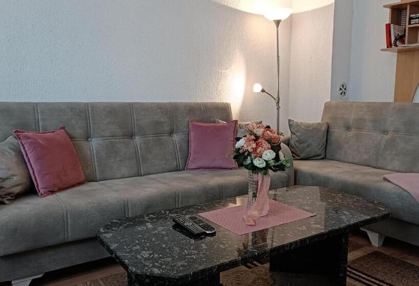 آپارتمان 2 خوابه, City Park Apartments